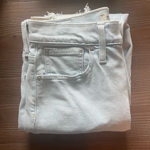 BNWT Madewell Mom Jean in Harman Wash!